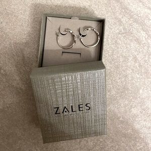 Zale’s Hoop Earrings
